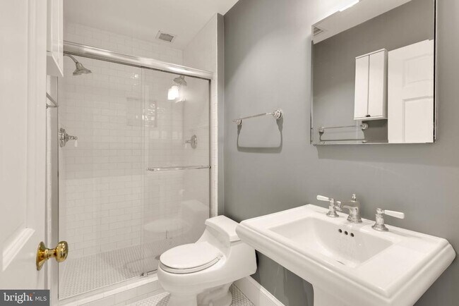 Building Photo - 1325 13th St NW