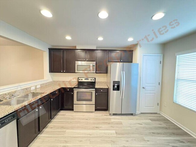 Building Photo - 3900 Swinton St