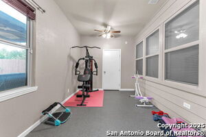 Building Photo - 8427 Buckhorn Parke