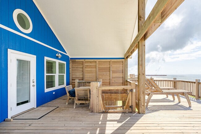 Building Photo - 1714 Texas 87-SI ID1252629P