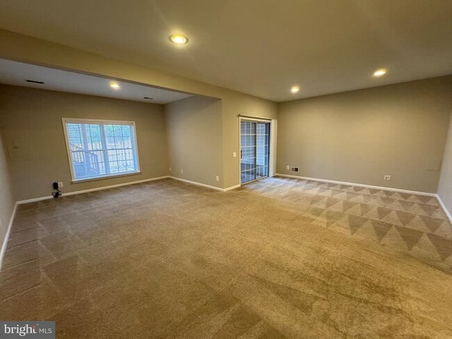 Building Photo - 45776 Mountain Pine Square