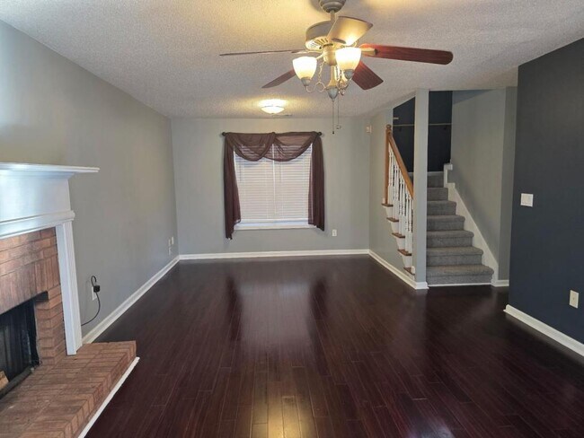 Building Photo - 1145 Chateau Terrace