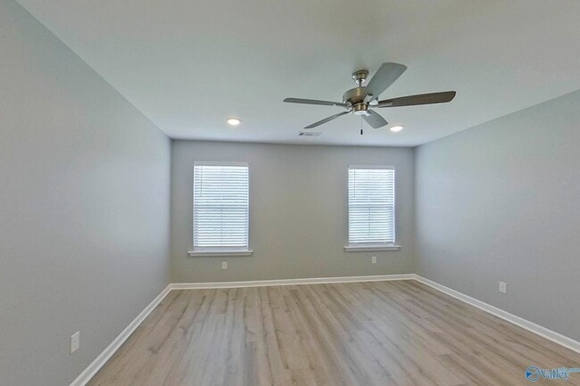 Building Photo - 395 Angela St