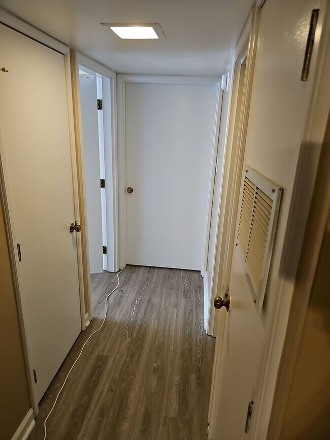 Building Photo - FANTASTIC DEAL for 2 Bedroom/2 baths  @ Sullin's Ridge Condominiums just $1600/month for entire u...
