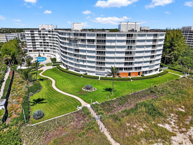 Building Photo - 2780 S Ocean Blvd