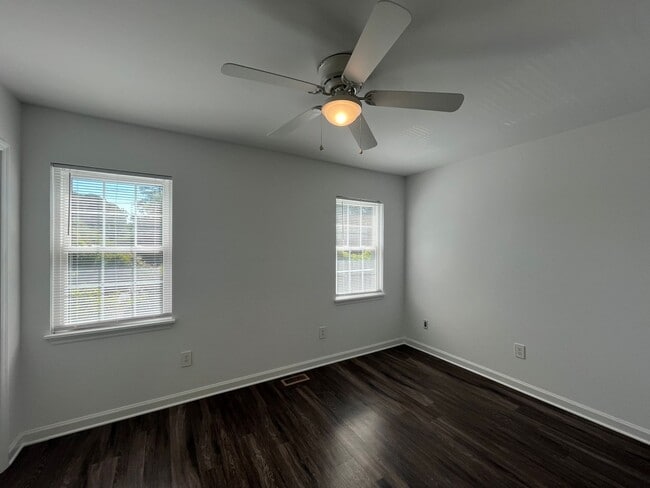 Building Photo - 154 Lullwater Dr