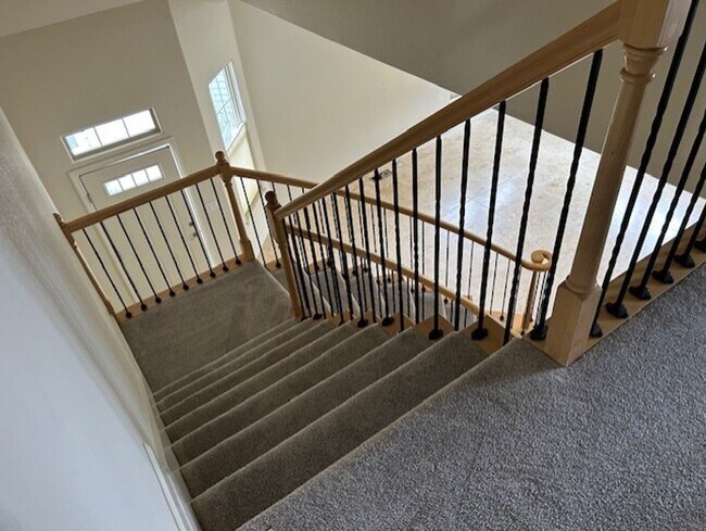 Building Photo - 6652 Aston Cir
