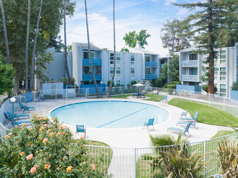 RIVERFRONT APARTMENTS 59015953 Riverside Blvd Sacramento CA 95831