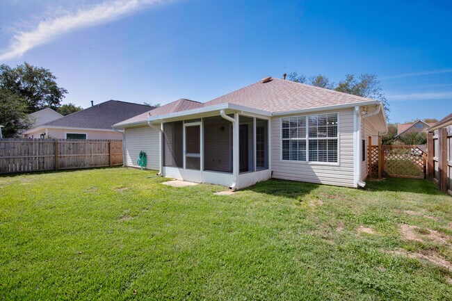 Building Photo - 383 Mirabelle Dr