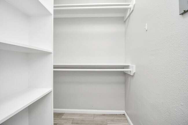 Building Photo - 116 Marian Ave