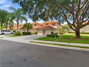 Building Photo - 445 Robin Hood Cir