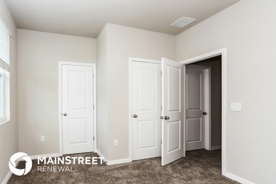 Building Photo - 1816 Woodleaf Hammock Ct