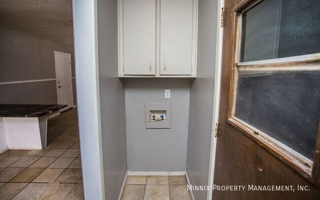 Building Photo - 5414 6th St