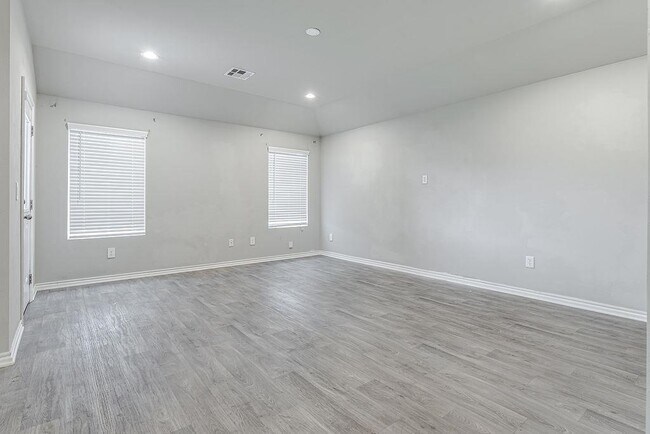Building Photo - 4405 Montage Blvd