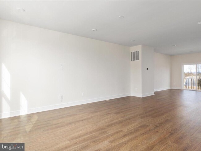Building Photo - 123 Choke Cherry Ct