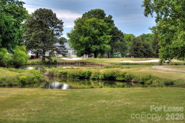 Building Photo - 8268 Golf Ridge Dr