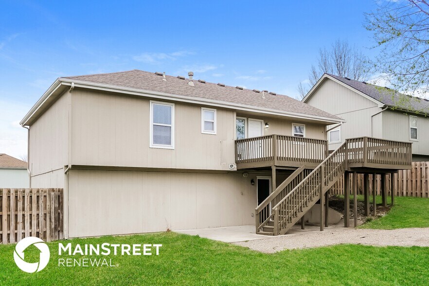 Building Photo - 10511 N Ditman Ave