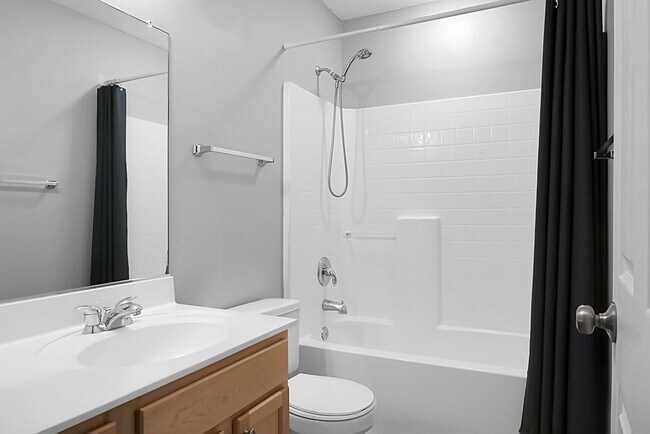 Building Photo - Spacious 2 Story, 4 BR, 2.5 BA, 2 Car Gara...