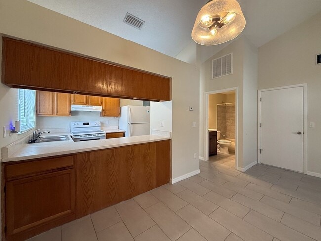 Building Photo - 4719 Silver Cir