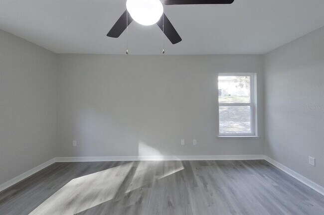 Building Photo - 820 Marion Oaks Manor
