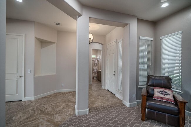 Building Photo - 18215 W Desert Sage Dr