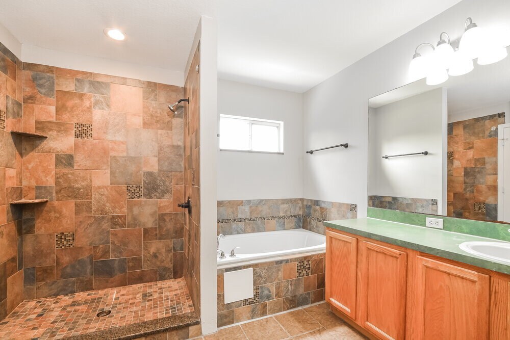 Building Photo - 13323 Briar Forest Ct