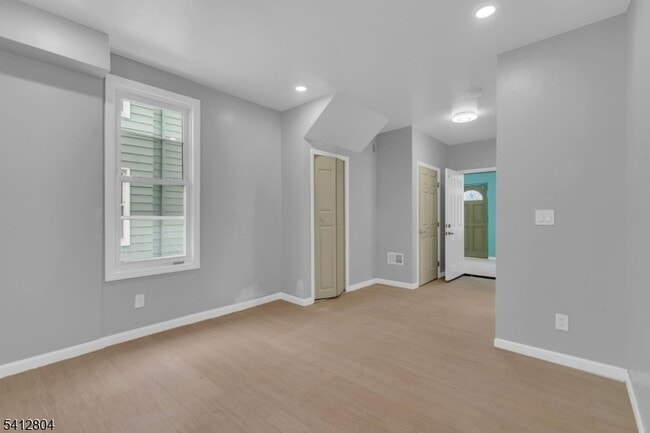 Building Photo - 123 Dodd St