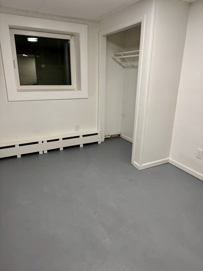 Building Photo - 720 18th Ave