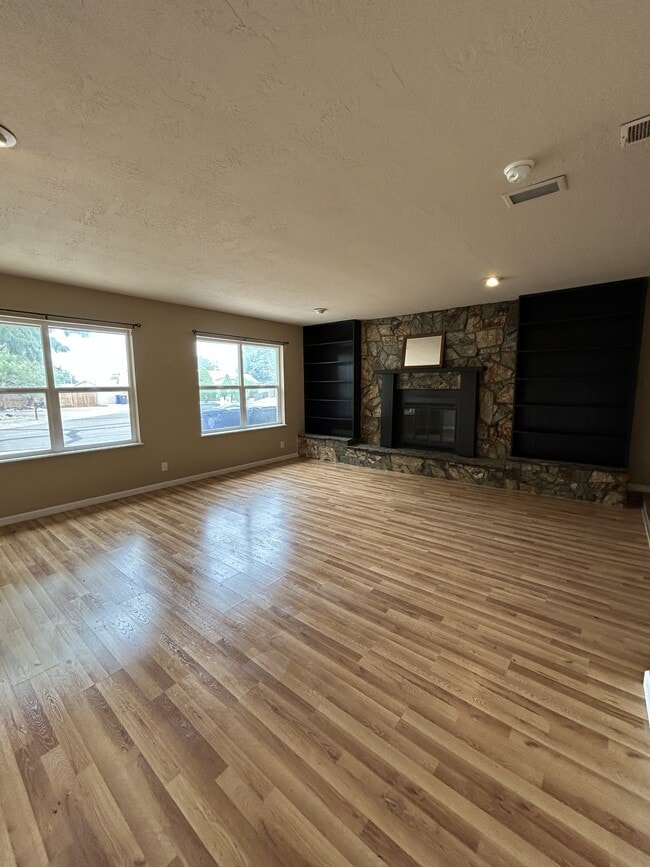 Building Photo - 7061 Luella Anne Dr NE