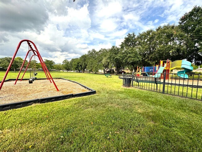 Building Photo - 16211 Olive Glen Dr