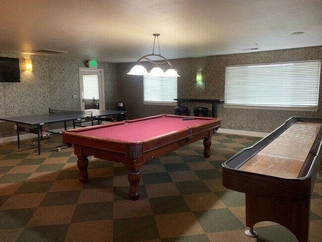 Building Photo - Nice Condo w/Garage in Roseville