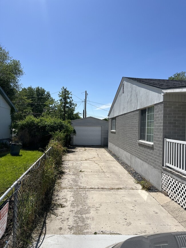 Building Photo - 2650 S 8550 W