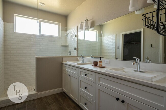 Building Photo - Clovis East Home, 2BR/2BA, Built 2019 in C...