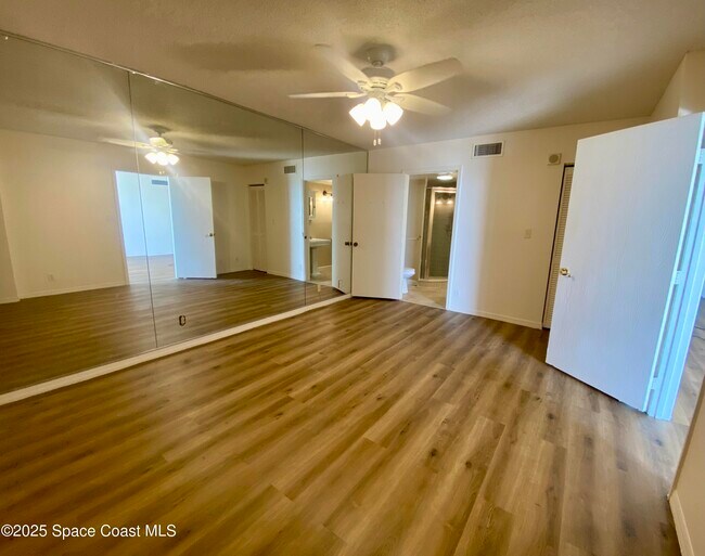 Building Photo - 2225 Jimmy Buffett Mem Hwy