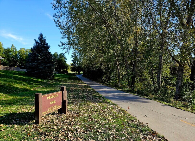 Building Photo - 8743 Remi Dr