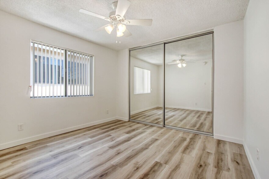 Building Photo - 1550 S Saltair Ave