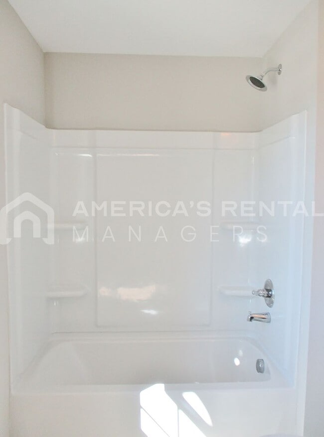 Building Photo - Town Home for Rent in Calera! Coming Soon!