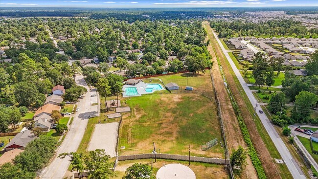 Building Photo - 23806 Spring Way Dr