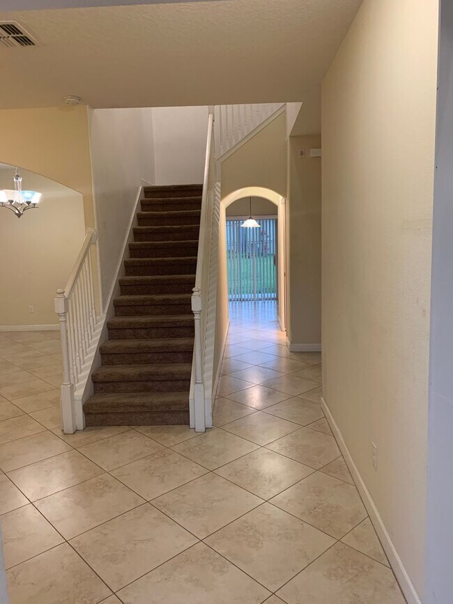 Building Photo - WYNDHAM LAKES ESTATES 4/2.5 HOME FOR RENT - LAKE VIEW!