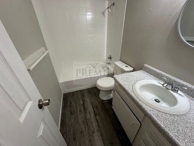 Building Photo - 240 W Kump Ave
