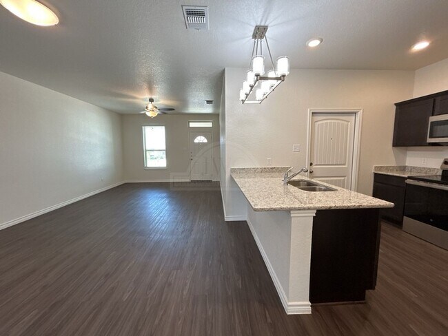 Building Photo - 5110 Rose Gdn Lp