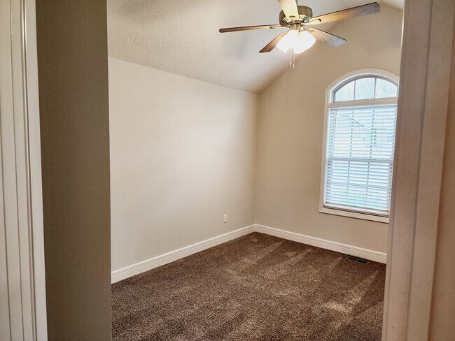 Building Photo - Wild Horse Luxury,  Newer,  4 Bed Room, 3 Car Garage