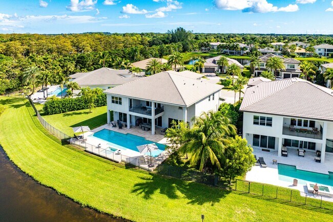 Building Photo - 19863 Meadowside Ln