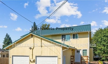 Building Photo - 3807 Maple Ave