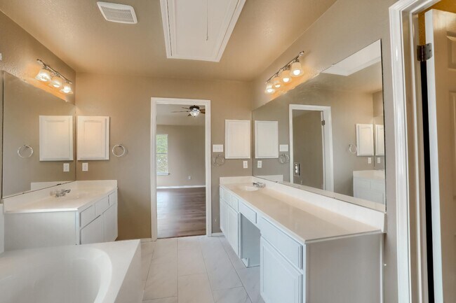 Building Photo - 301 Gulfstream Dr