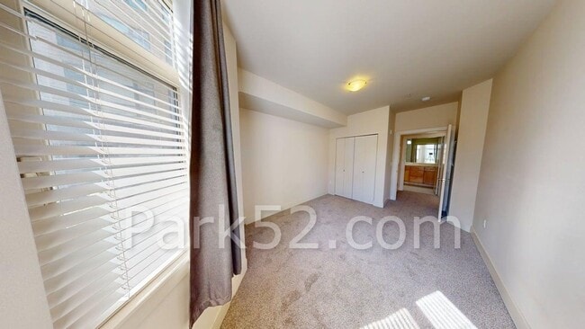 Building Photo - $250 Discount!! 1 Bedroom Condo in Downtow...