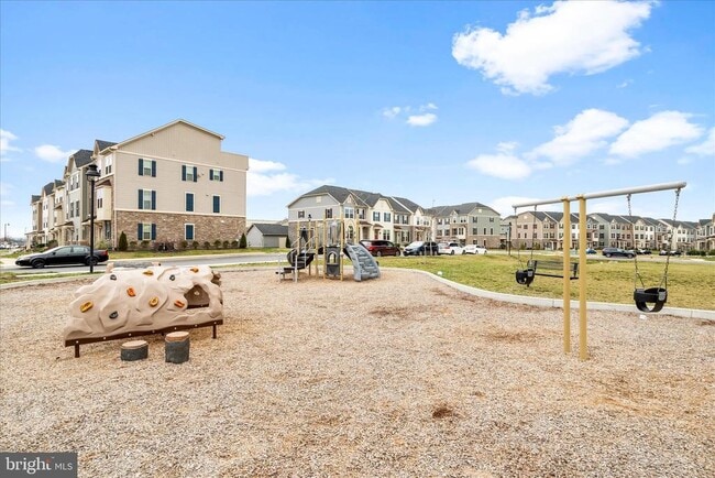 Building Photo - 5924 Pecking Stone St