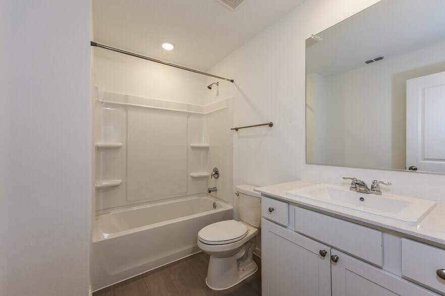 Building Photo - 100 Wild Rose Dr