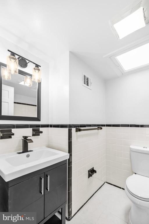 Building Photo - 2420 I St NW