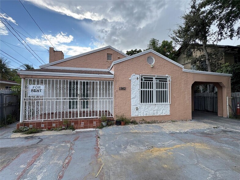 Building Photo - 1560 NW 25th Ave